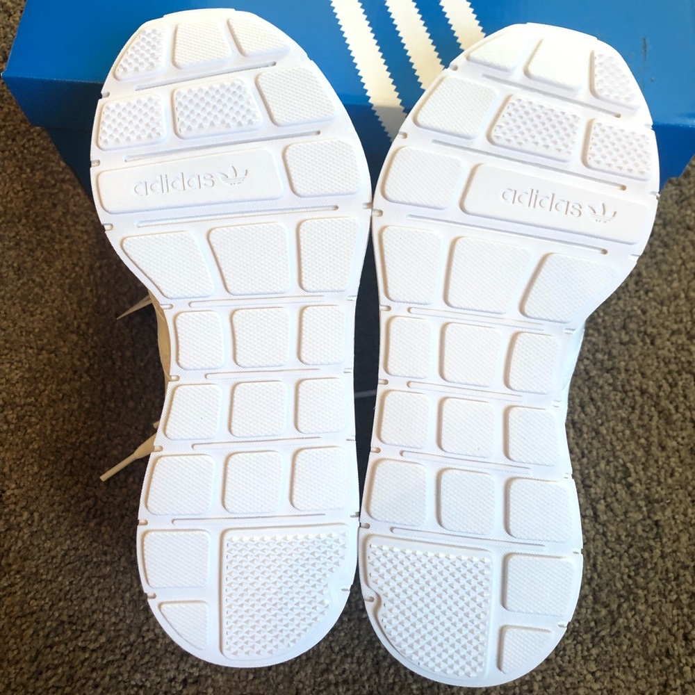 Adidas Swift Run white sneakers running shoe - Picture 7 of 8